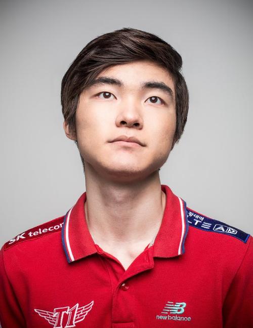 只能说伙食真好！JDG赛训Vlog：哥几个日常训练的一天！