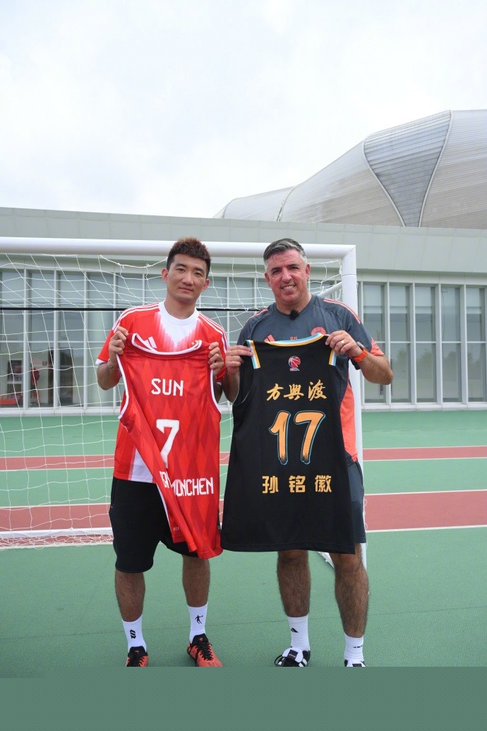 LPL夏季赛登峰组最数据：Light拿下最高场均KDA