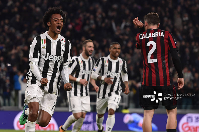 FPX官博更新拍摄日花絮：翼往吾前，新赛季小凤凰冲